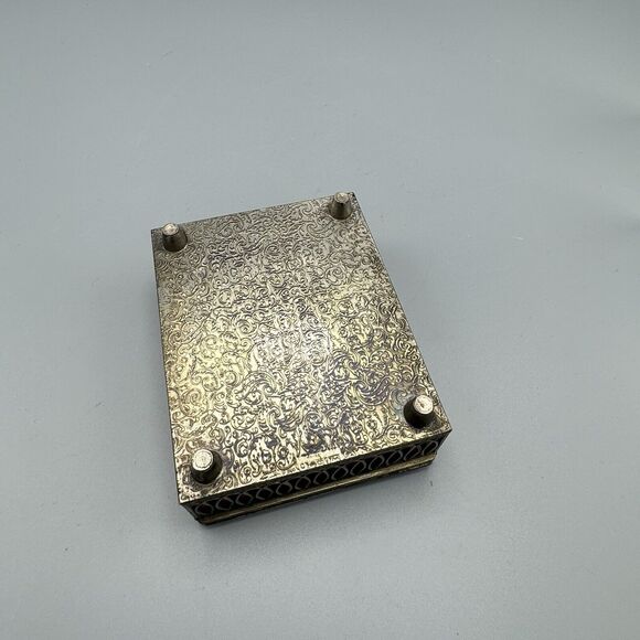 Vtg Footed Ornate Articulated Sides Hinged Trinket Box The Artist Studio Fabric - Picture 9 of 9